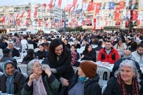 efes-selcukta-iftar-sofrasi-dayanisma-ile-kuruldu.jpg